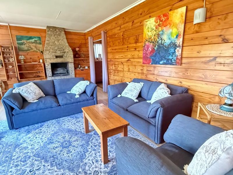 Massive family home for sale in Eros, Namibia. - Photo 10