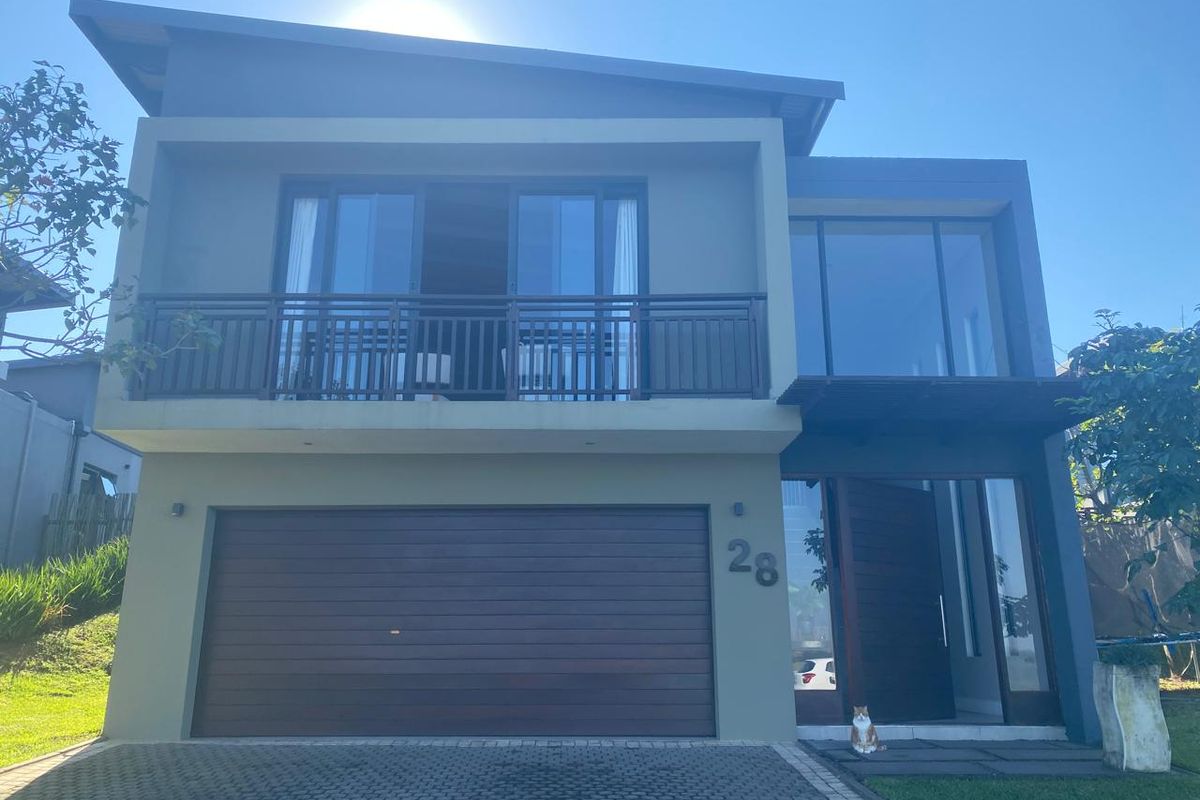 Excuiste Home For Rental in Palm Lakes Estate - Photo 4