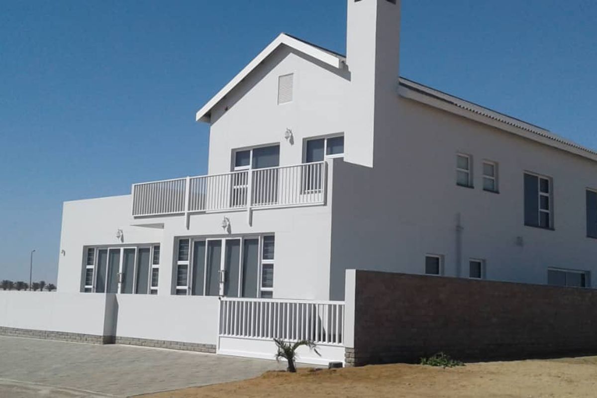 BEAUTIFUL, MODERN AND SPACIOUS HOUSE FOR SALE IN HENTIES BAY - Photo 3