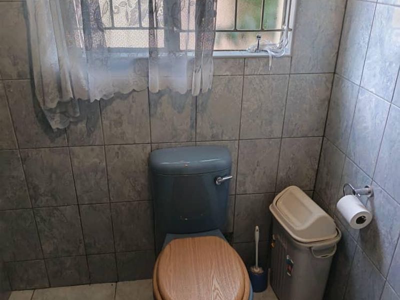 Buy a 5 bedroom house in Ondangwa, Extension2❗️ N$ 1300 000 cost exclusive - Photo 10