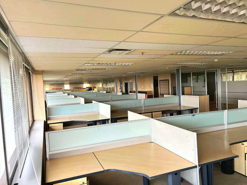 LIBRIDGE – Third Floor Office Space to Let | Ameshoff Street, Bramfontein, Johannesburg Position your business in the heart of Bramfontein’s thriving commercial - Photo 8