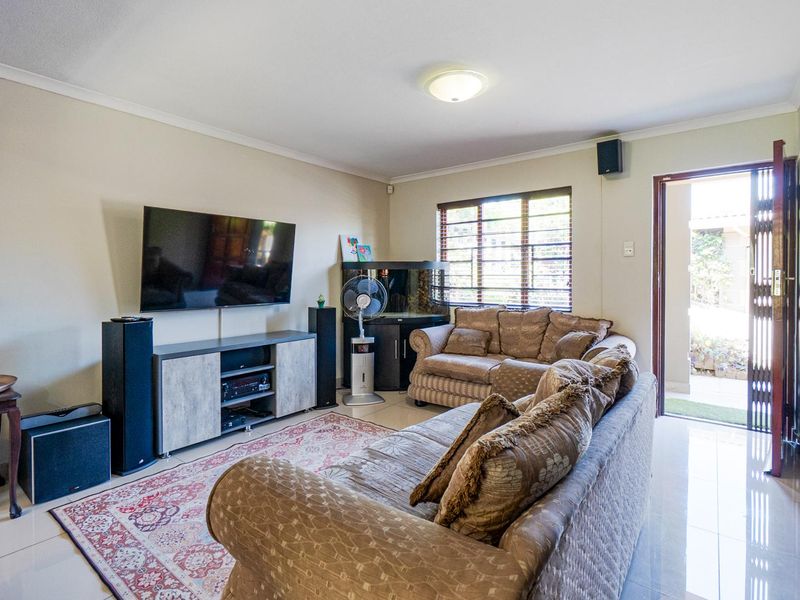 Tuscan modern villa - Photo 10