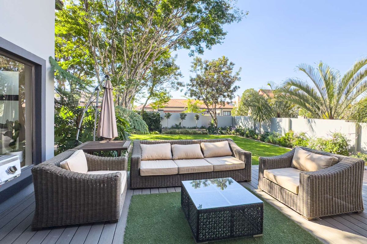 Gem of a family home in Midlands Estate - Photo 4