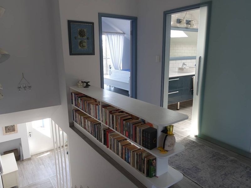 SEA VIEW PROPERTY OVERLOOKING THE BEACH PROMENADE - Photo 6