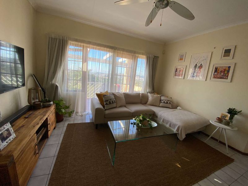 Contemporary Living at its Finest - Spacious 2-Bedroom Apartment with Views - Photo 3