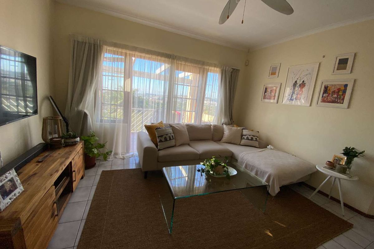 Contemporary Living at its Finest - Spacious 2-Bedroom Apartment with Views - Photo 3