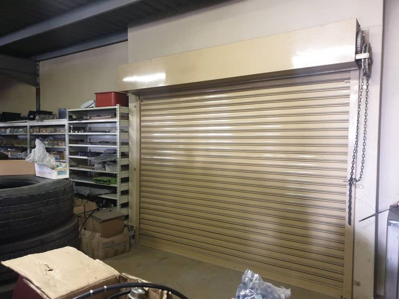 LIGHT INDUSTRIAL PROPERTY FOR SALE POR - Photo 5