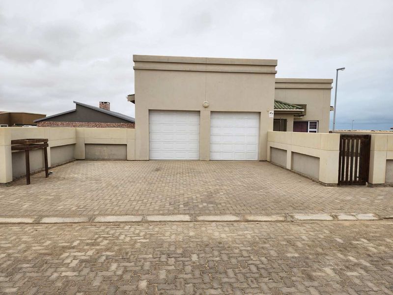 Corner property with a northwestern view. - Photo 6