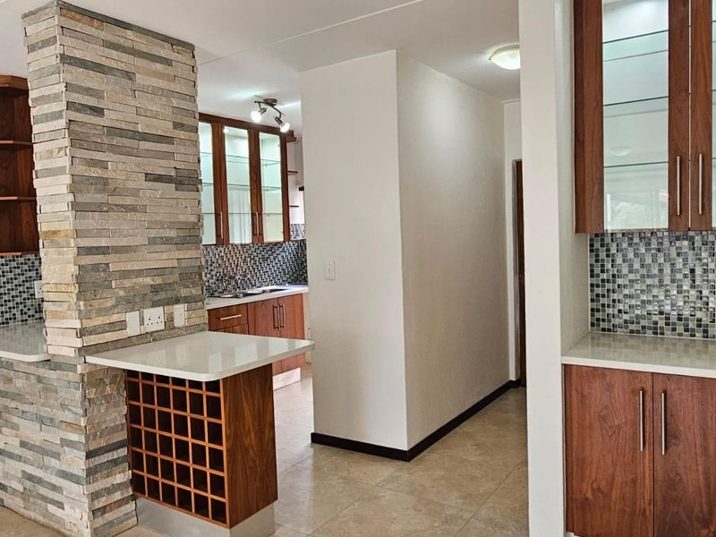 Modern Townhouse for Rent - Photo 5