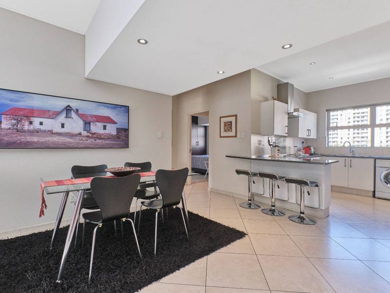 Luxurious 2-Bed Apartment with Stunning Views near Sandton - Photo 7