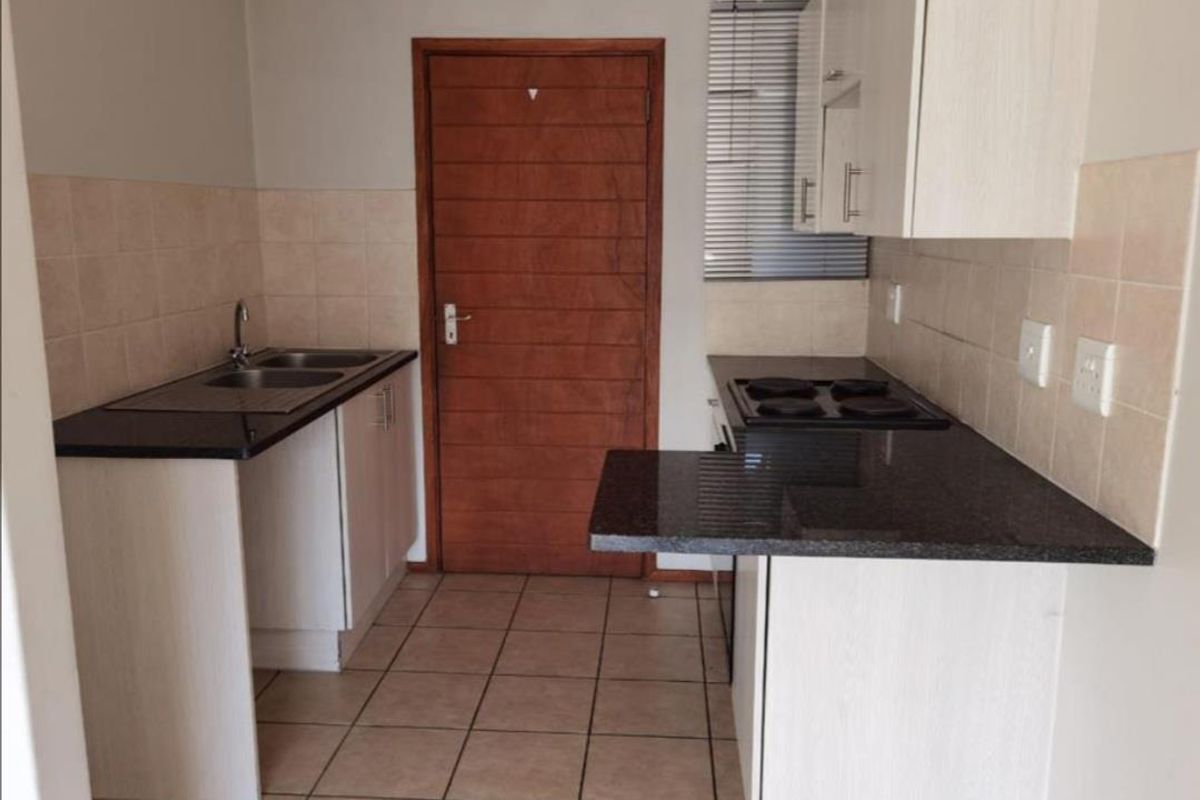 2 Bedroom Apartment - Photo 4