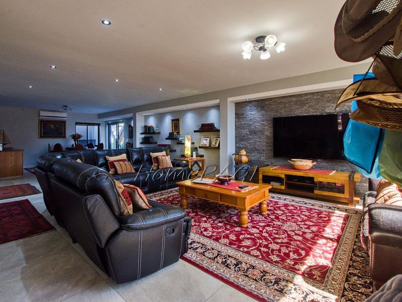 Vineta, Swakopmund: 2 Houses and a flat for sale - Photo 4