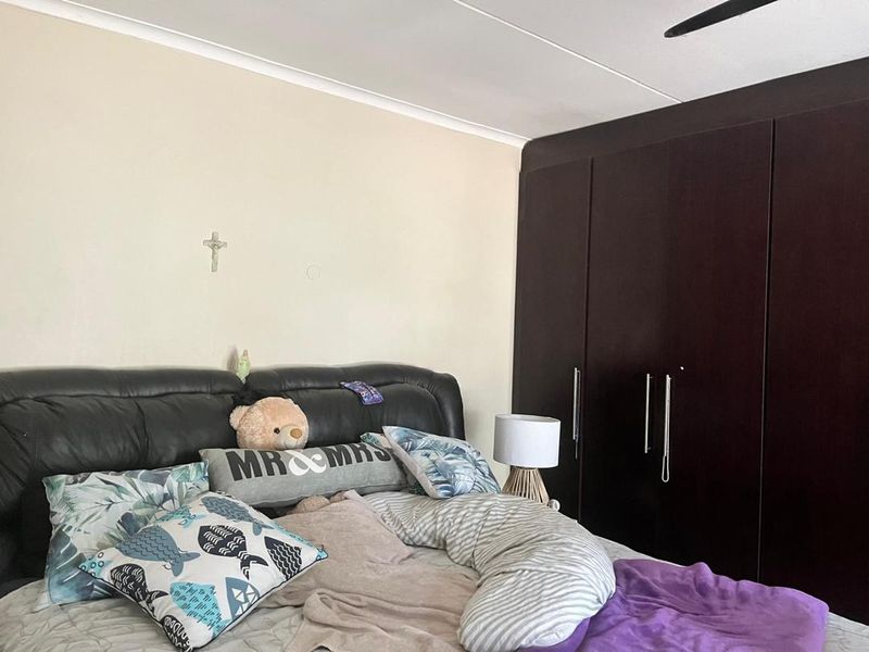 3-Bedroom House For Sale - Photo 6