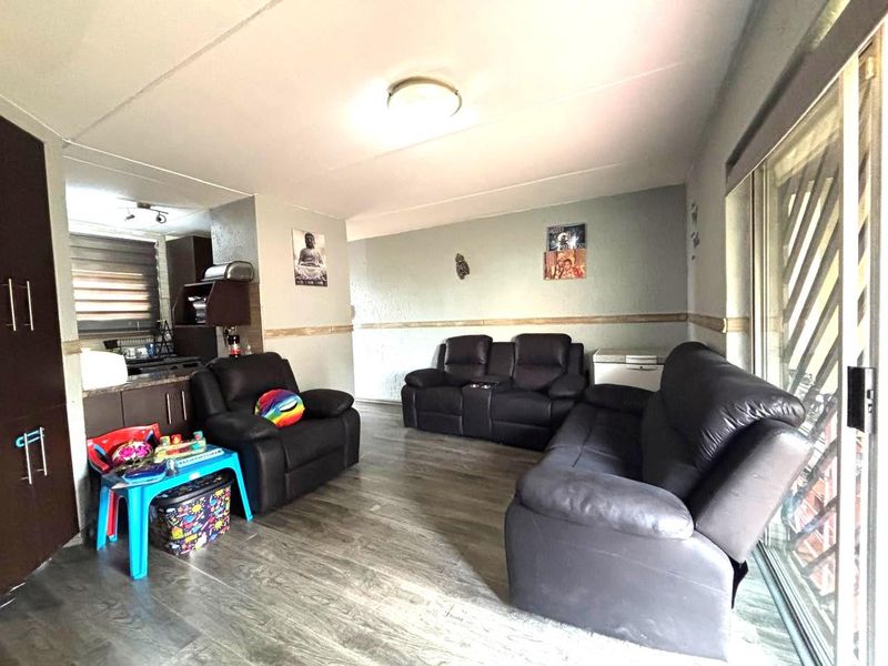 2 Bedroom Unit Ground Floor Unit for sale in Winchester Hills - Photo 5