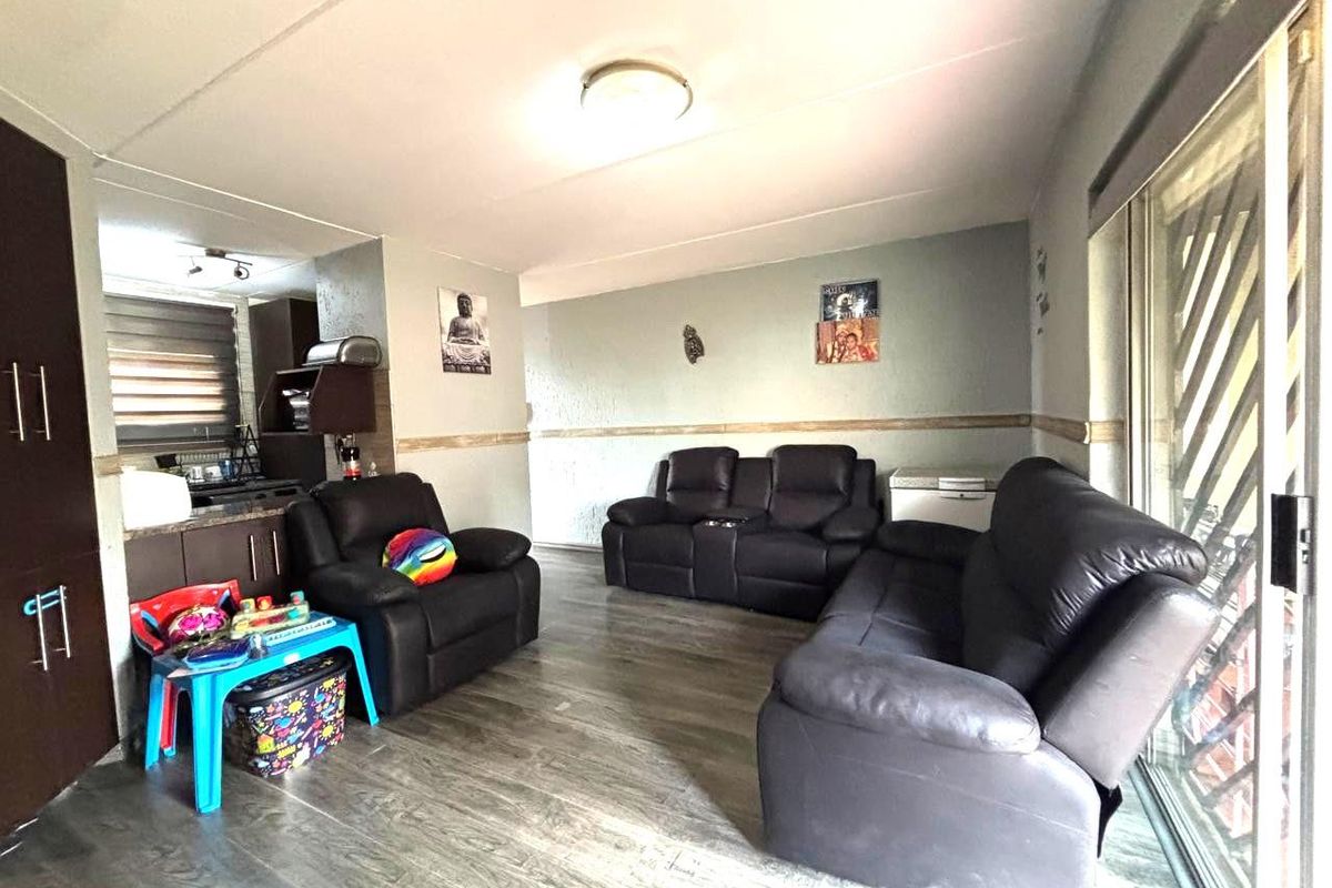 2 Bedroom Unit Ground Floor Unit for sale in Winchester Hills - Photo 5