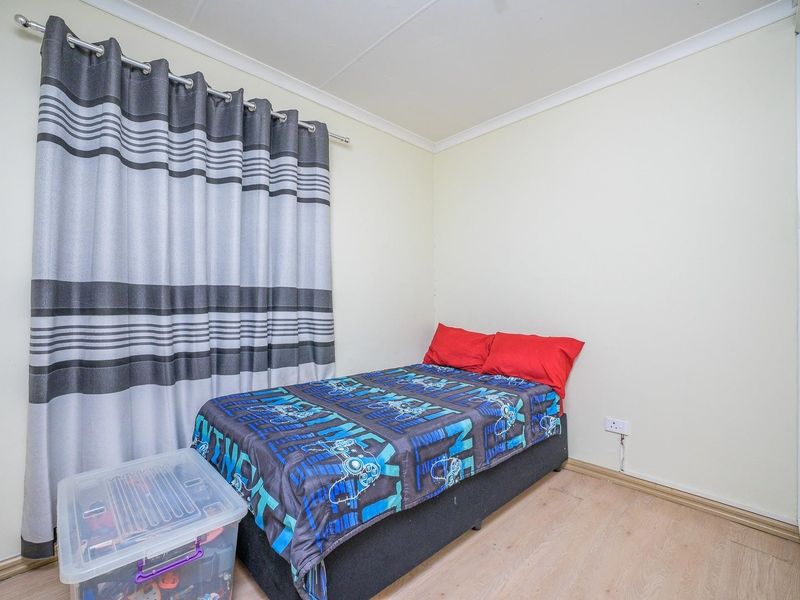 Waterfall Park Apartment for sale - R975,000 - Photo 6
