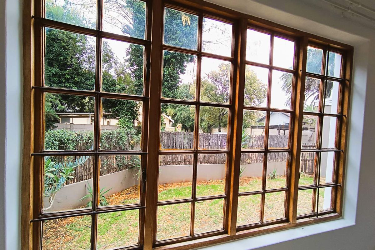 Hidden Duet with a Townhouse Feel — No Levies - Photo 2