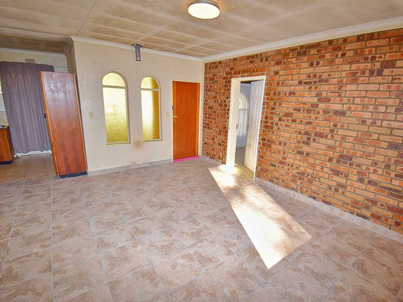 Starter Home on a Large Stand - Photo 8