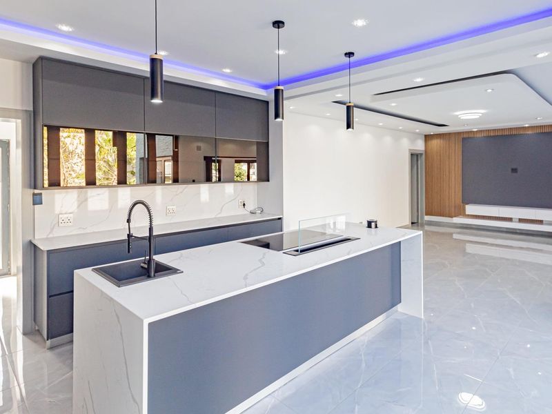 Stunning Newly Built 5-Bedroom Dream Home with Modern Luxury and Space. - Photo 3