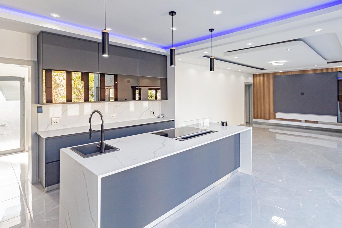 Stunning Newly Built 5-Bedroom Dream Home with Modern Luxury and Space. - Photo 3