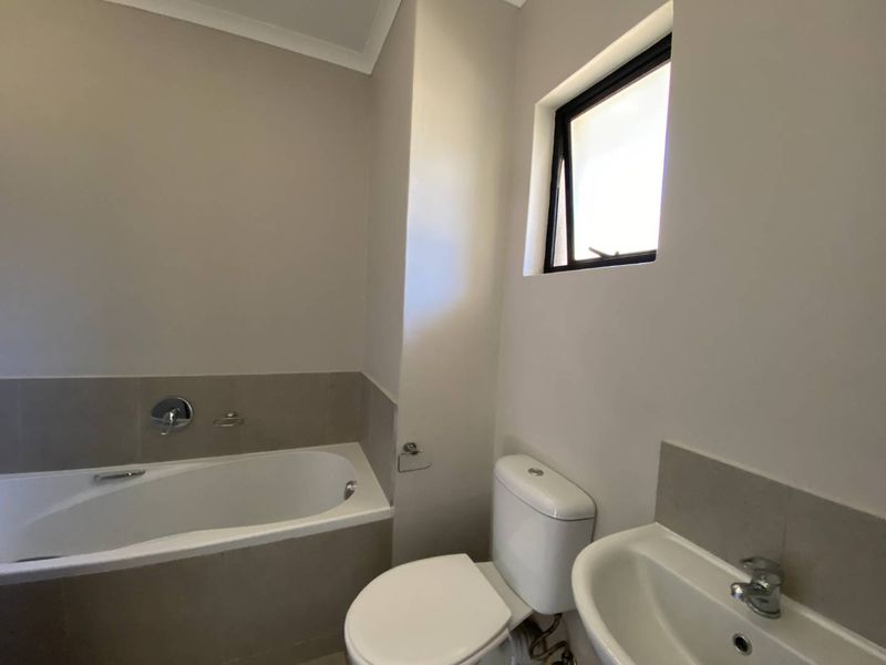 Pet Friendly Ground Floor Apartment - Photo 10