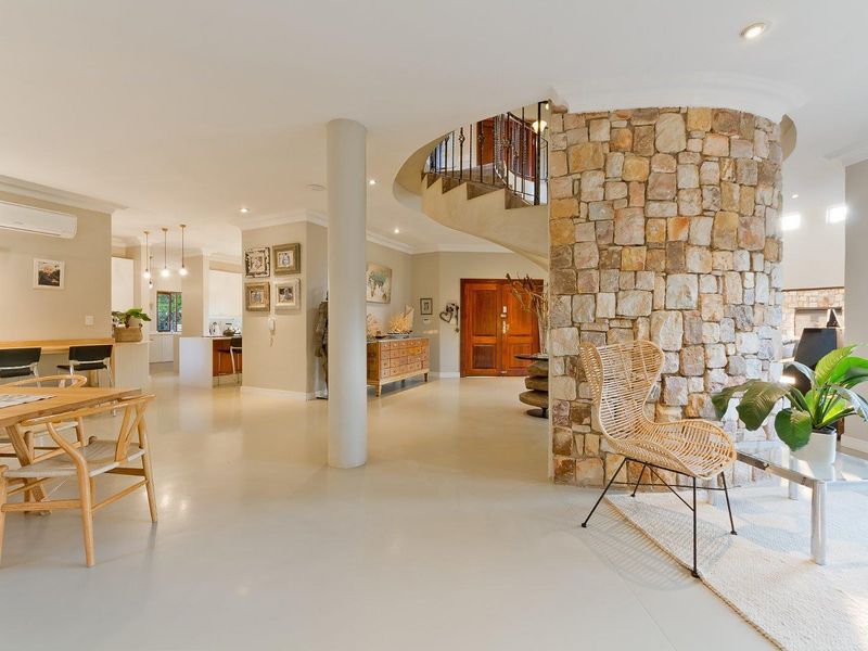 PERFECTLY PRIVATE ENTERTAINER HOME, OOZING WITH CHARACTER AND CHARM WITH A GORGEOUS BREATH-TAKING VIEW - Photo 5