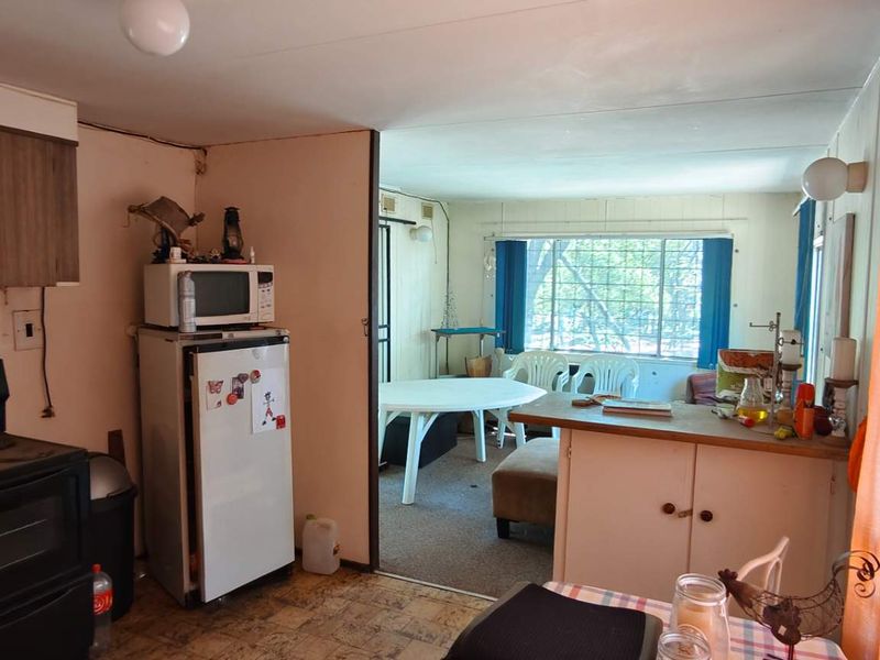 Charming Brick-Cladded Container Home: Perfect for Holiday Getaways or Small Families - Photo 5