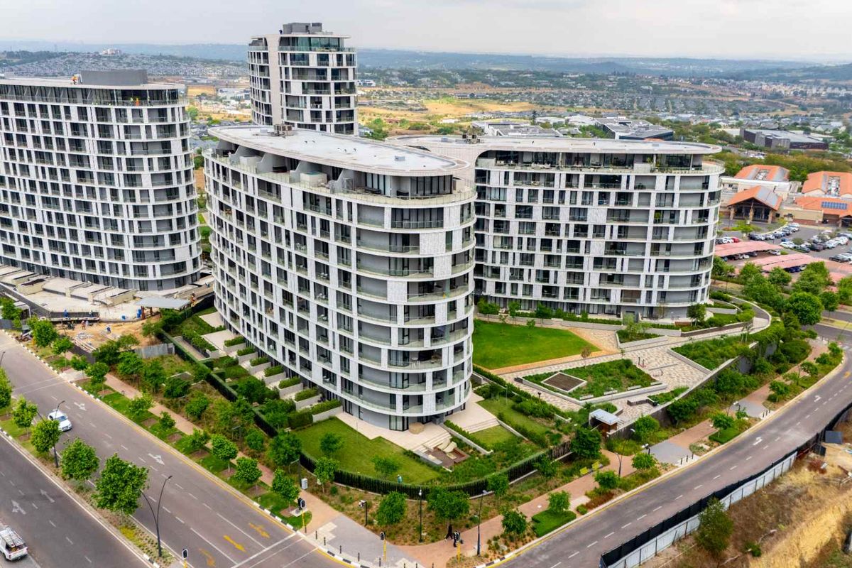 Fully furnished 2 bedroom penthouse for sale at Ellipse - Photo 3