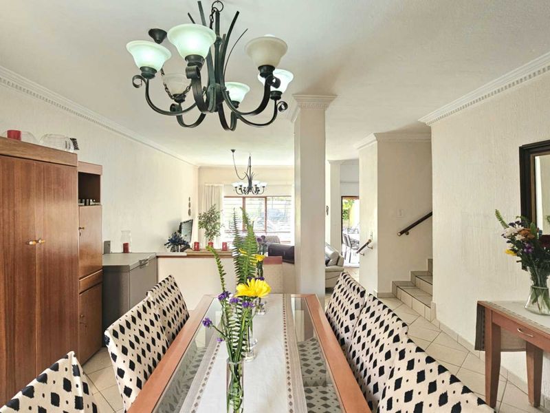 Spacious 3/4 Bedroom Sandton Townhouse Offering The “Best” Future Property Investment - Photo 8