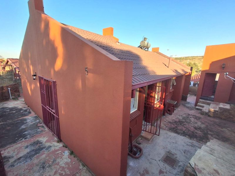 Three bedrooms house for sale in Atteridgeville - Photo 3