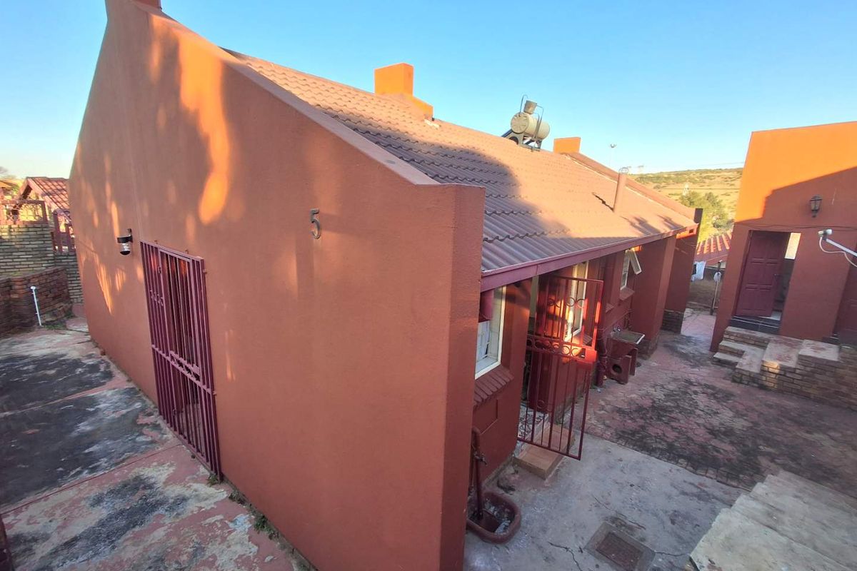 Three bedrooms house for sale in Atteridgeville - Photo 3