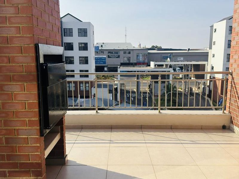 Emerald Skye - Photo 10