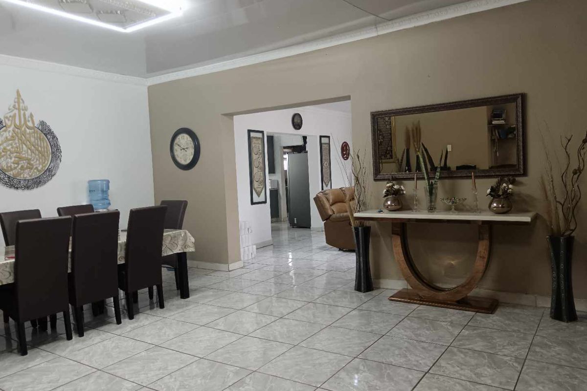 Modern family home with an investment opportunity - Photo 5