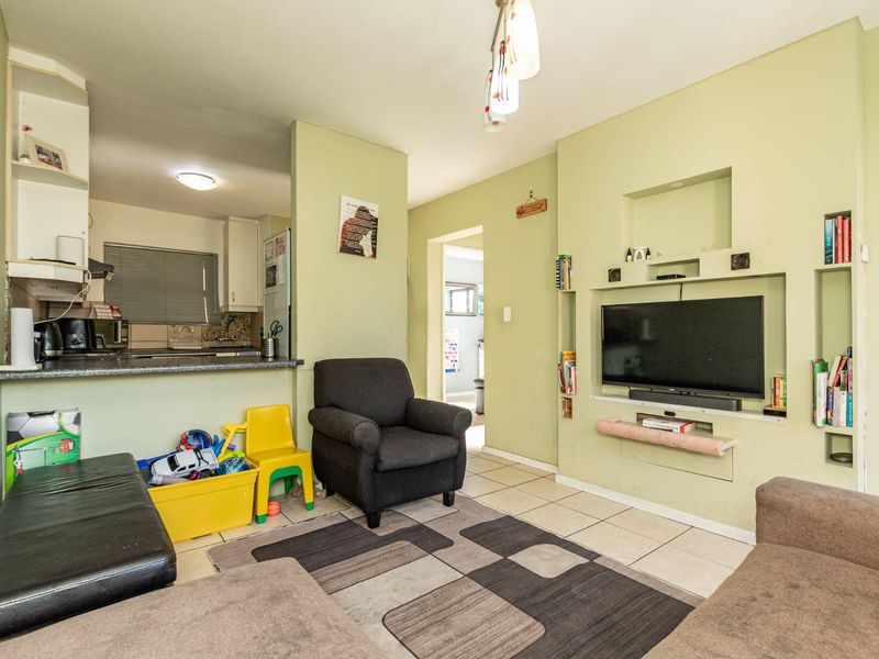 Welcome to your first home or next investment unit! - Photo 3