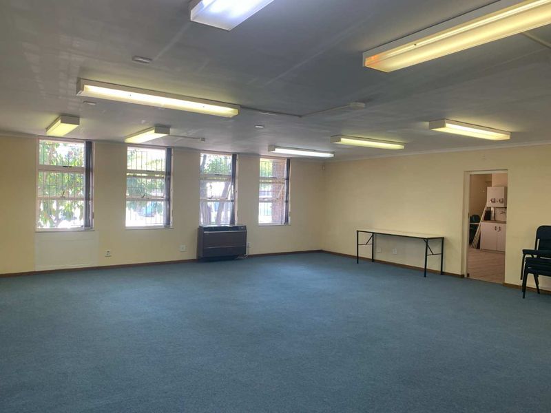 Prime Ground Floor Office Space Next to Howard Centre - Photo 3