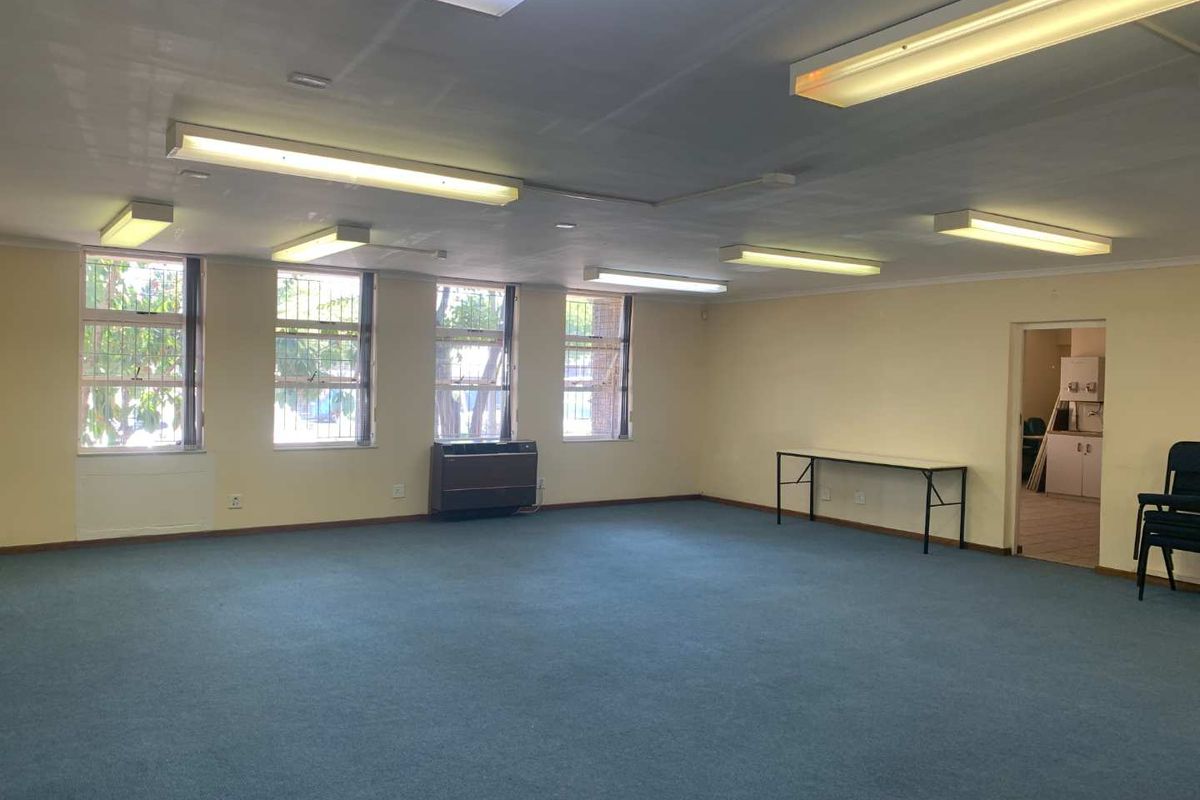 Prime Ground Floor Office Space Next to Howard Centre - Photo 3