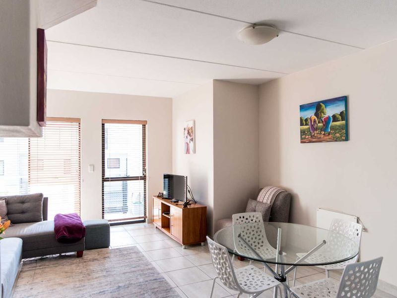 Gorgeous 2 bed, 2 bath apartment for sale in Abbington - Photo 5