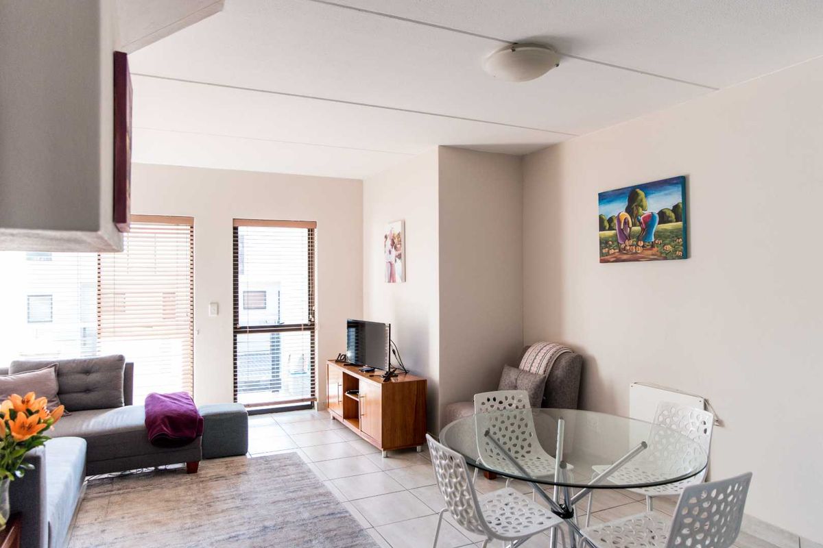 Gorgeous 2 bed, 2 bath apartment for sale in Abbington - Photo 5