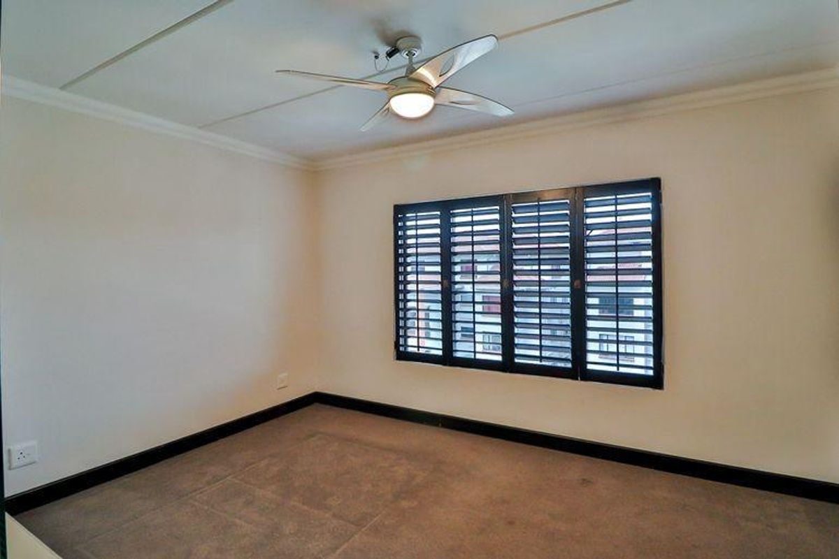 Modern Loft Apartment, Ideal for Young Professionals or Investors! - Photo 5