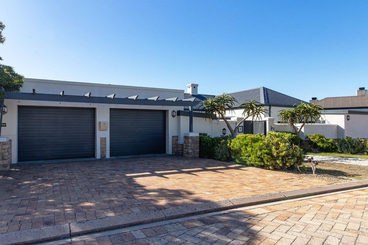 A Beautiful 4-Bedroom Family Home with Space to Grow - Photo 2