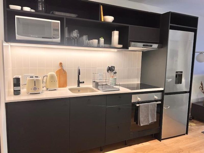 Luxury one bedroom at Station House - Photo 3