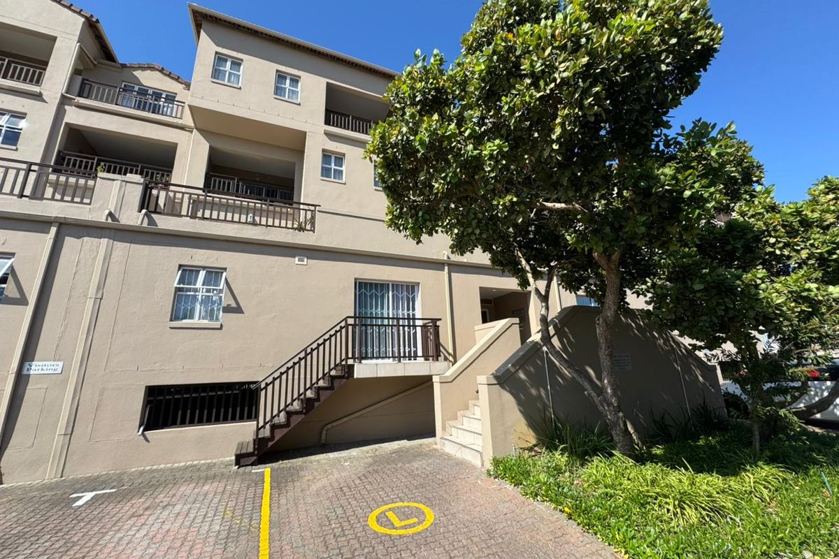 Modern unfurnished 2 bedroom apartment with quality branded fittings - Photo 2