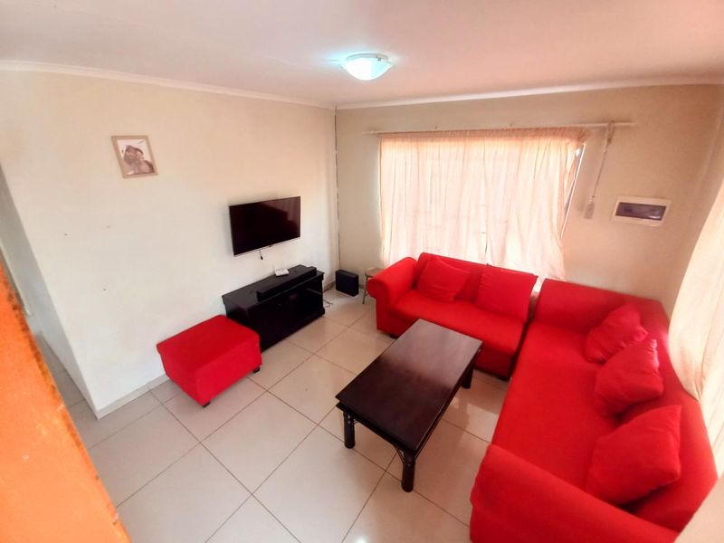 Three bedrooms house for sale in Soshanguve Block YY - Photo 9