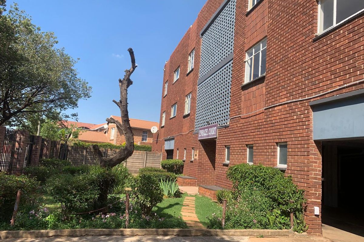 **1 bedroom flat in Edleen** - Photo 3