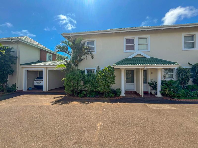 Beautiful, 3 Bedroom, move in ready townhouse! - Photo 2