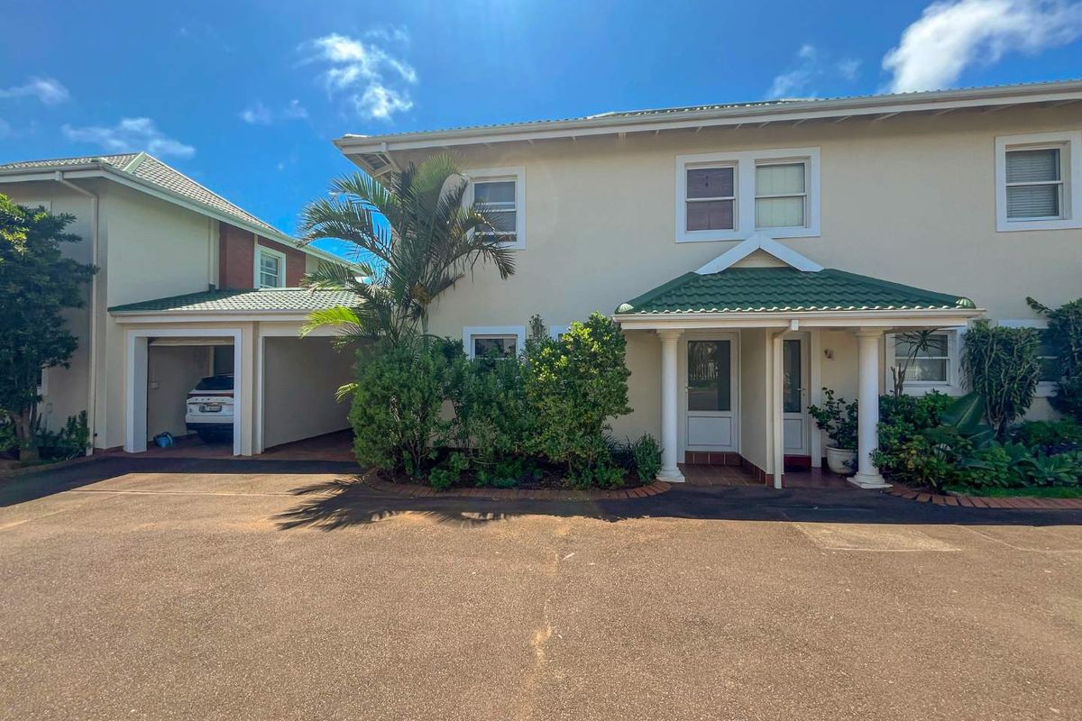 Beautiful, 3 Bedroom, move in ready townhouse! - Photo 2