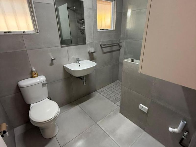 Hendra - Modern Simplex to rent in Glen Hills - Photo 4