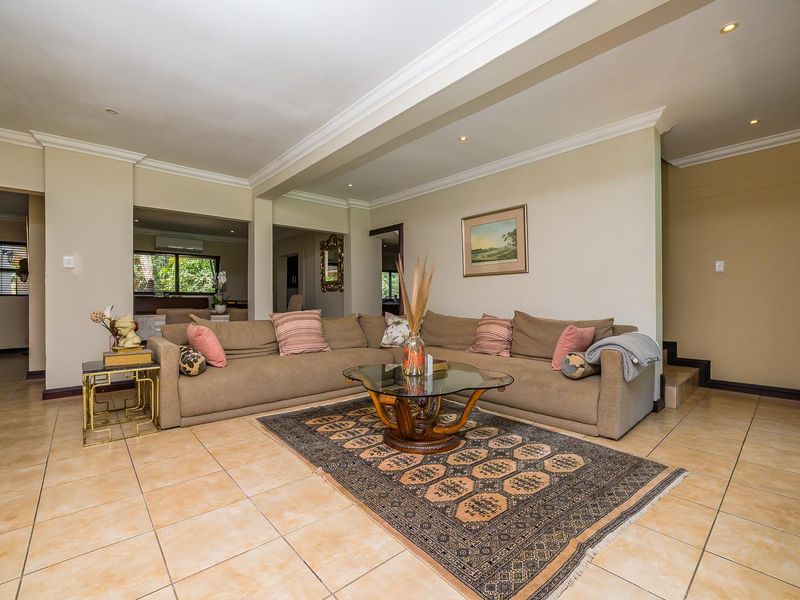 Ultra-Modern 4 Bedroom Luxury Home for Sale – Umhlanga Central - Photo 8