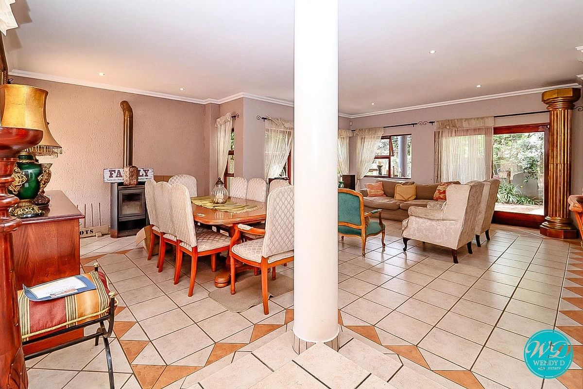 Secure and Well Maintained Cluster Home in Road Closure! - Photo 2