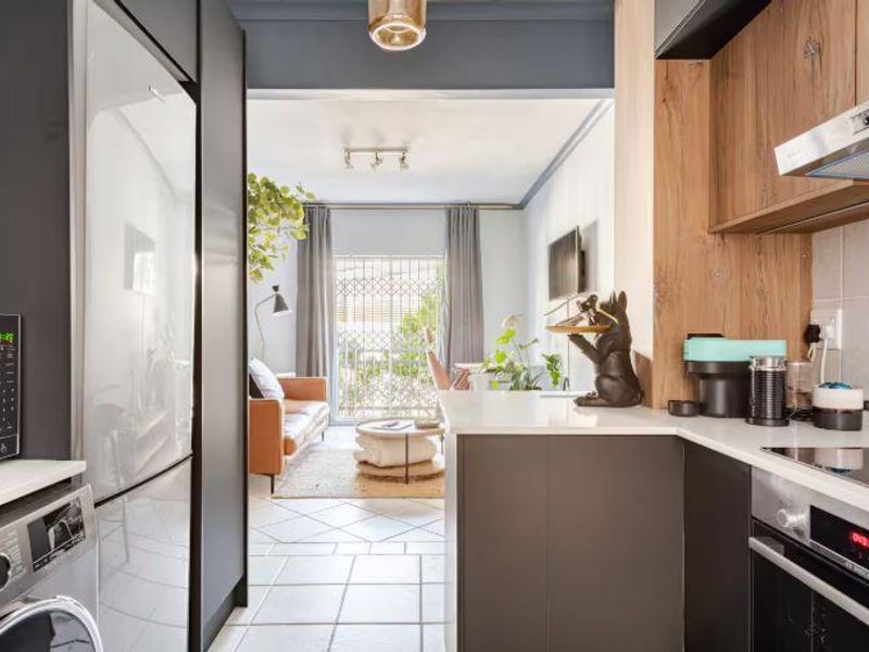 Investing or buying your first home? This first floor apartment is for you! - Photo 5